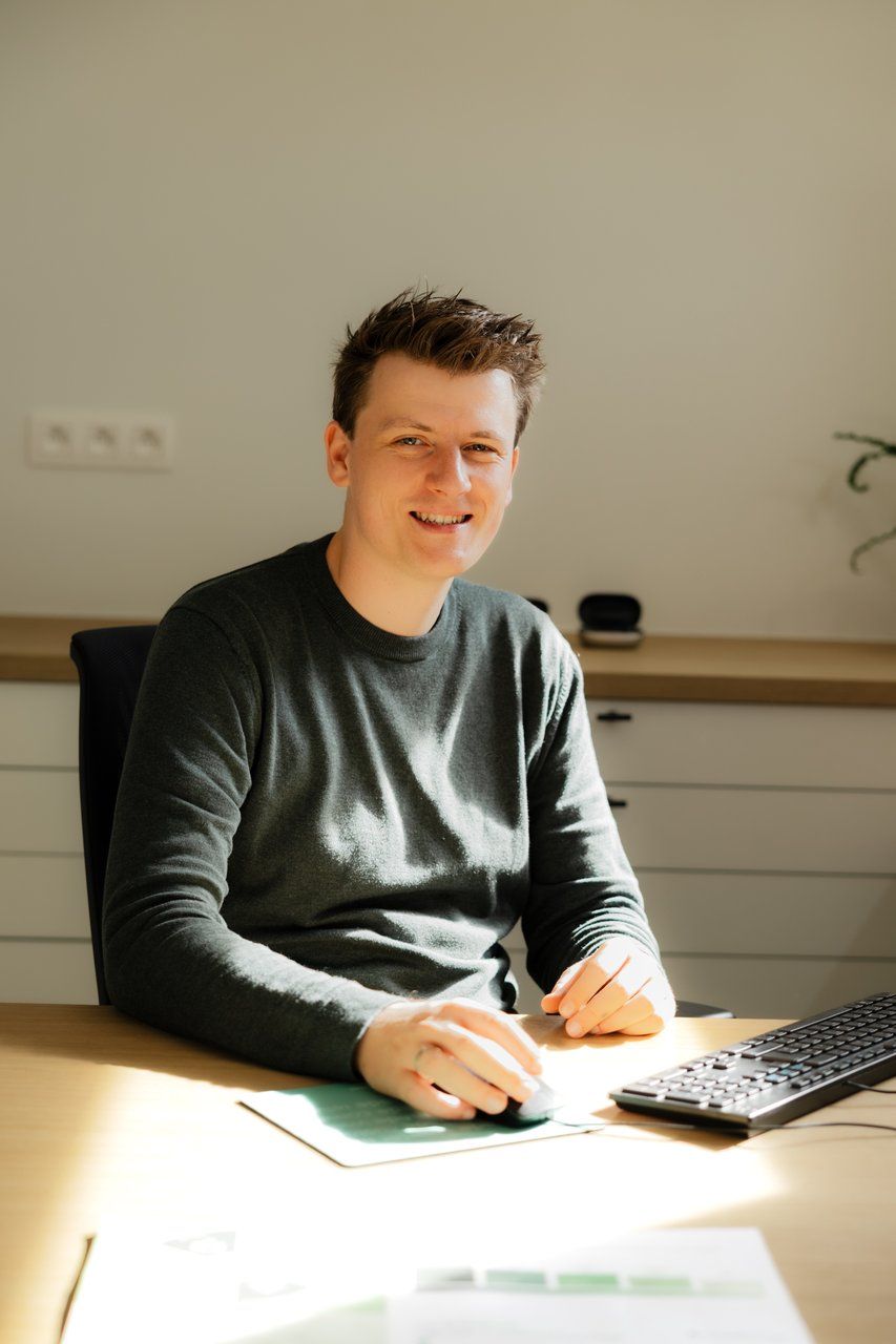 Maarten Jacobs, audioloog bij Optiek Ploem in Pelt